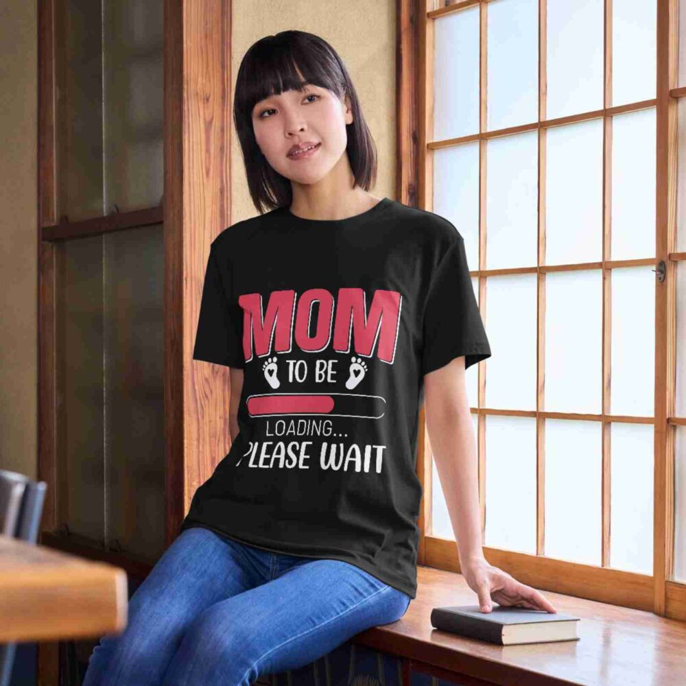 Mom to be Loading Please wait T-shirt - Image 2