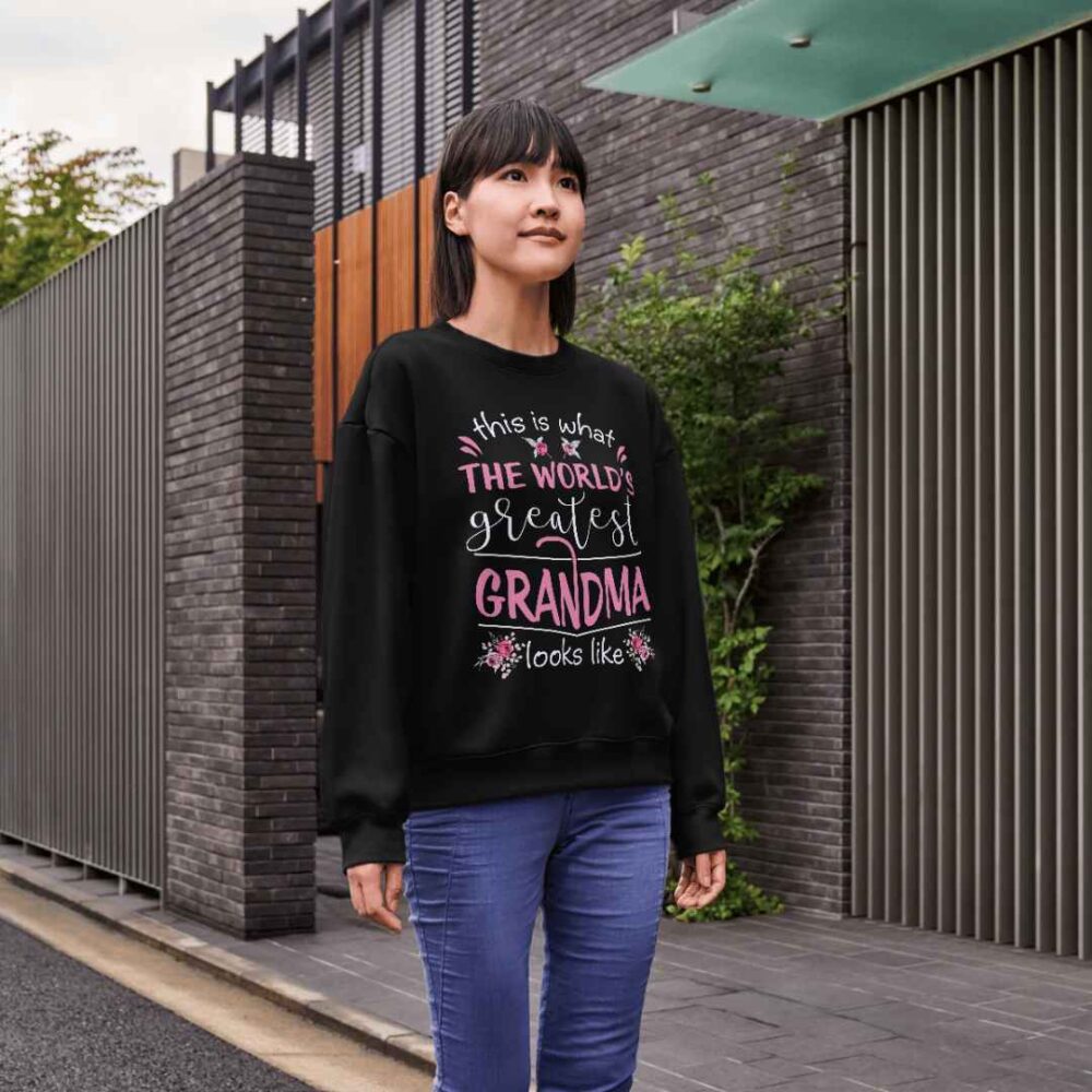 This Is What The World's Greatest Grandma Looks Like T-shirt - Image 3